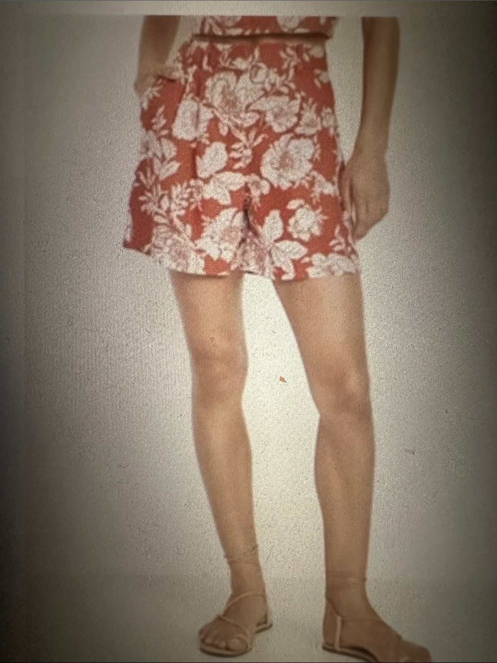 Old Navy Floral High-Waisted Taylor Trouser Linen Shorts, 5” inseam, size Large